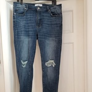 Distressed skinny jeans